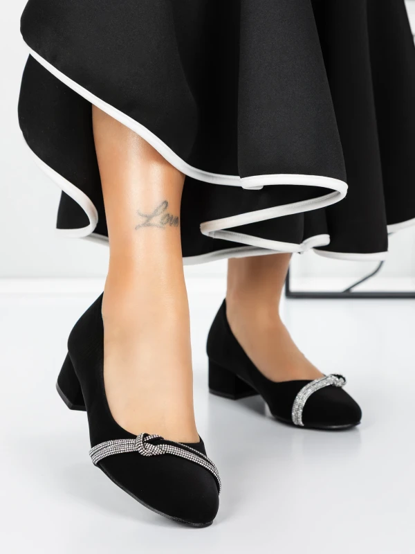 Alacsony sarkú cipő 3XKK99 Fekete » MeiMall.hu