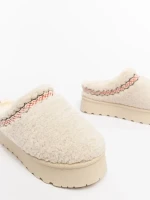 Amaria világos bézs női papucs textil anyagból