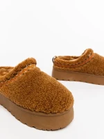 Amaria tevebarna női papucs textil anyagból