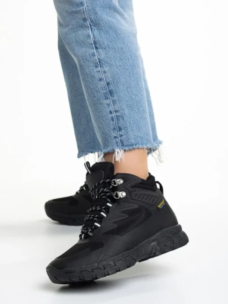 Paityn fekete női bakancs, műbőrből és textil anyagból készült