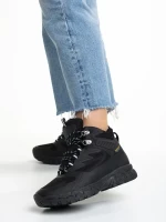 Paityn fekete női bakancs, műbőrből és textil anyagból készült