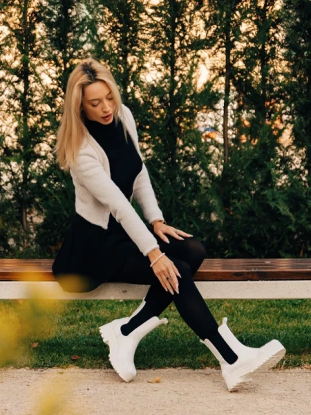 Belisa bézs és fekete női csizma