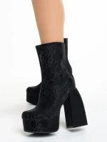 Iriana fekete női bokacsizma, textil anyagból készült