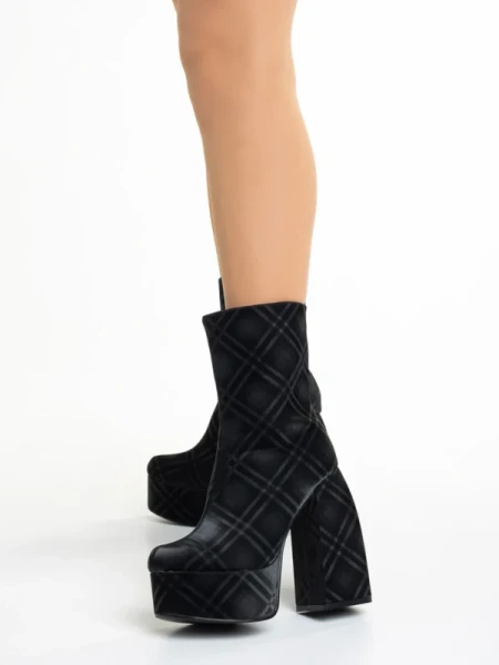 Bluma fekete női bokacsizma, textil anyagból készült