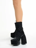 Bluma fekete női bokacsizma, textil anyagból készült
