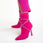 Daila fukszia női bokacsizma, textil anyagból készült