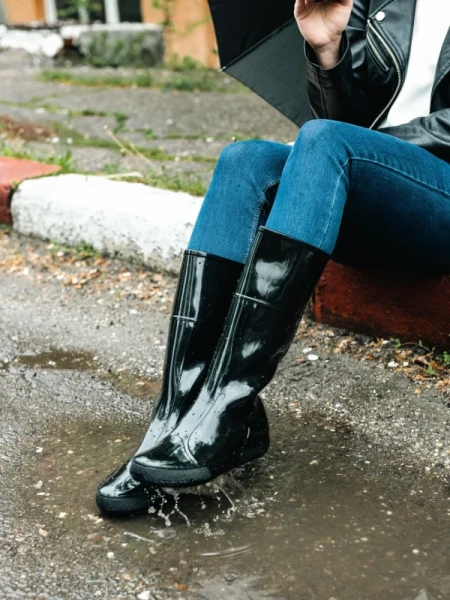 Eneida fekete női csizma, gumiból készült