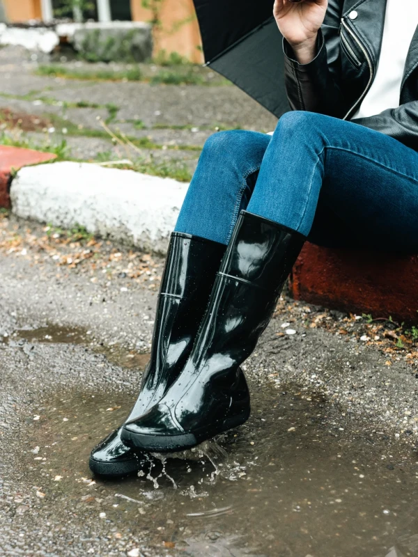 Eneida fekete női csizma, gumiból készült