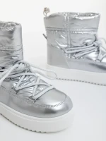 Galena ezüstszinű női csizma lakkozott ökológiai bőrből és textil anyagból