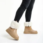 Aubrielle sötét bézs női csizma, műbőrből és textil anyagból készült