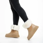 Aubrielle sötét bézs női csizma, műbőrből és textil anyagból készült