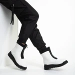 Lilith fehér női csizma, műbőrből készült