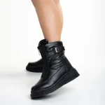 Rinda fekete női csizma, textil anyagból készült