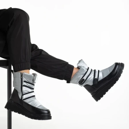 Xiomara szürke női csizma, műbőrből és textil anyagból készült