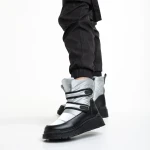 Xiomara szürke női csizma, műbőrből és textil anyagból készült