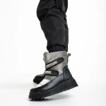 Xiomara sötét szürke női csizma, műbőrből és textil anyagból készült