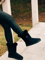 Zeltana fekete női csizma textil anyagból