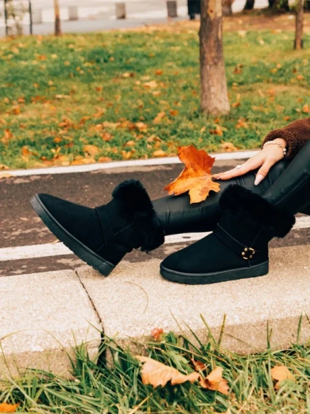 Nicolia fekete női csizma textil anyagból