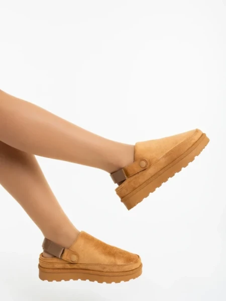 Luara tevebarna női papucs textil anyagból