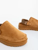 Luara tevebarna női papucs textil anyagból