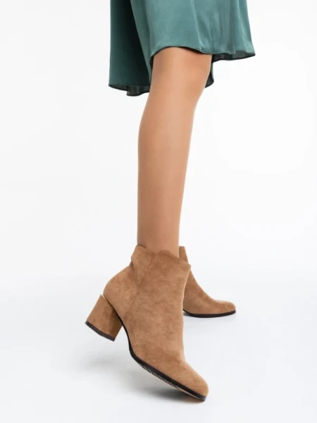 Zarina sötét bézs, női bokacsizma textil anyagból