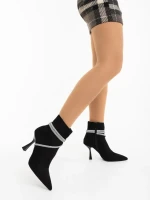 Lunima fekete női bokacsizma textil anyagból