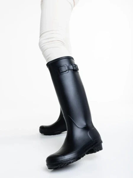 Celinda fekete női csizma, gumiból készült