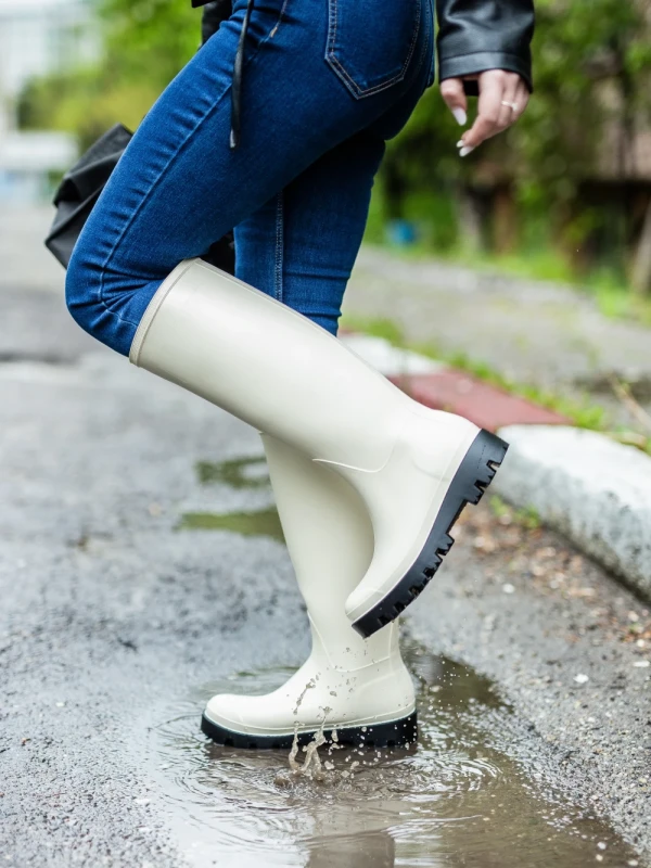 Damira bézs női csizma, gumiból készült