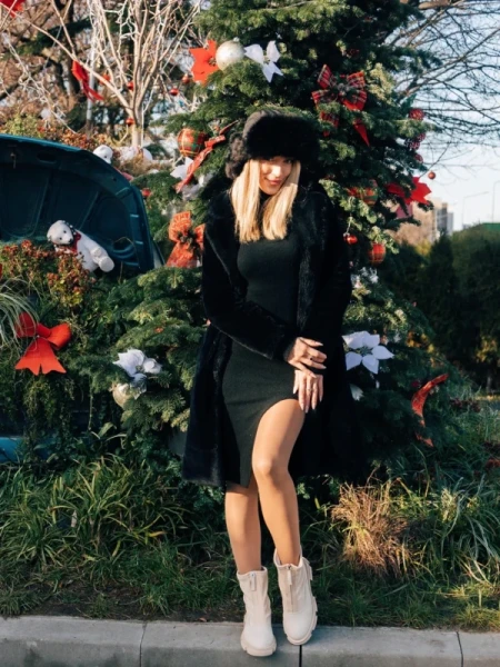 Ramata bézs női csizma, műbőrből és textil anyagból készült