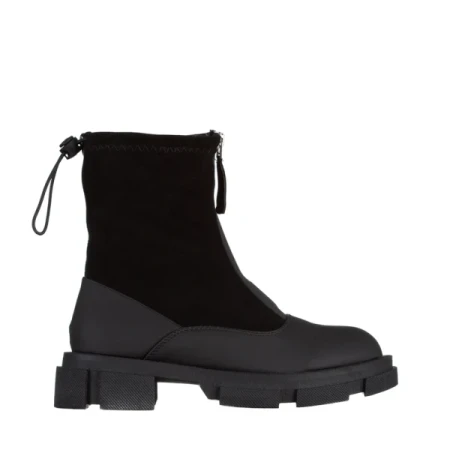 Ramata fekete női csizma, műbőrből és textil anyagból készült