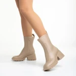 Sumeya bézs női csizma, szintetikus anyagból készült