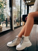 Tarsia bézs női bakancs ökológiai bőrből