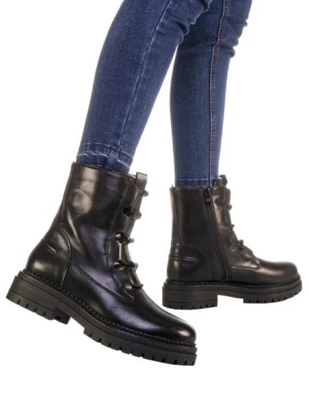 Biela fekete női bakancs