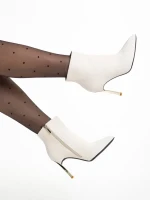Estela fehér női bokacsizma, textil anyagból készült