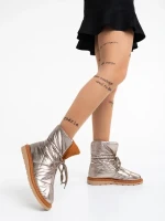 Zurine pezsgő színű, női csizma, textil anyagból