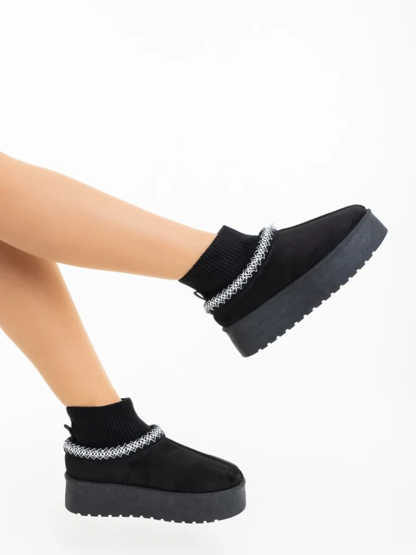 Zenona fekete női csizma textil anyagból