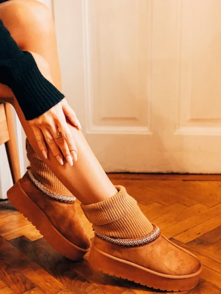 Diaza tevebarna női csizma textil anyagból