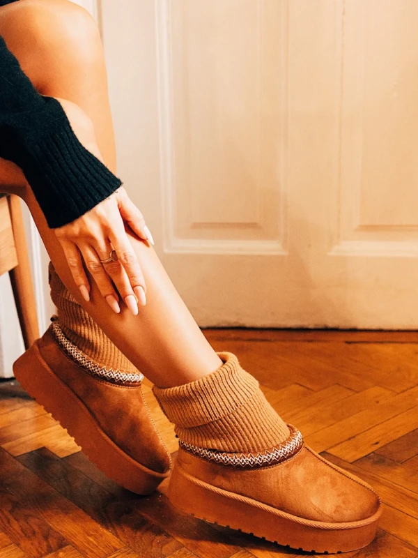 Diaza tevebarna női csizma textil anyagból