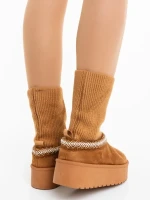 Diaza tevebarna női csizma textil anyagból