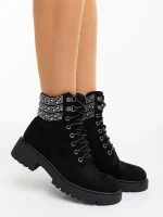 Megara fekete női bakancs textil anyagból