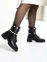 Veyda fekete női bakancs, műbőrből készült