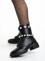 Veyda fekete női bakancs, műbőrből készült