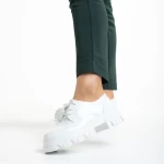 Tayla fehér alkalmi női cipő, lakkozott műbőrből készült