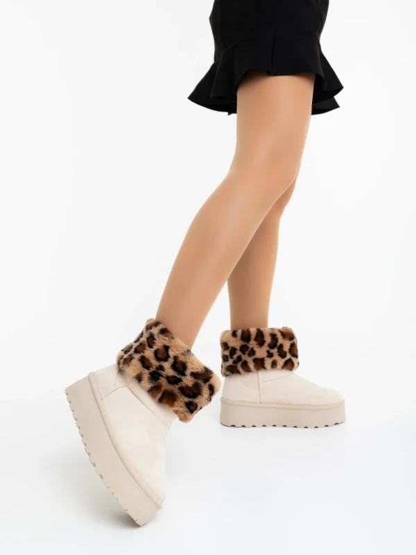 Zalinda világos bézs női csizma textil anyagból