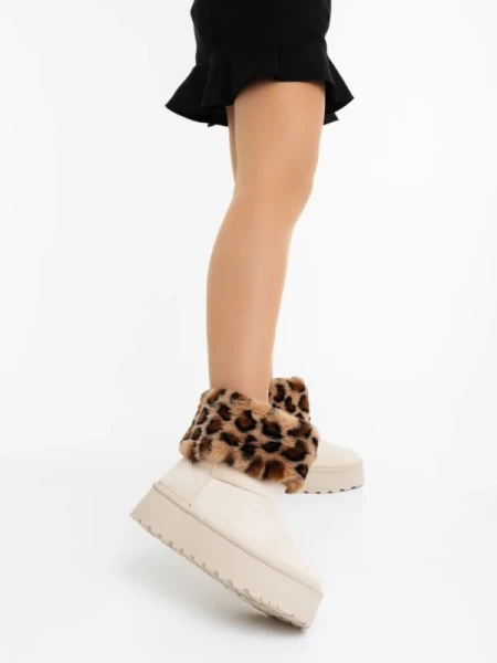 Zalinda világos bézs női csizma textil anyagból