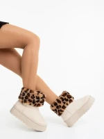 Zalinda világos bézs női csizma textil anyagból