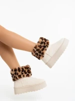 Zalinda világos bézs női csizma textil anyagból