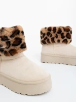 Zalinda világos bézs női csizma textil anyagból