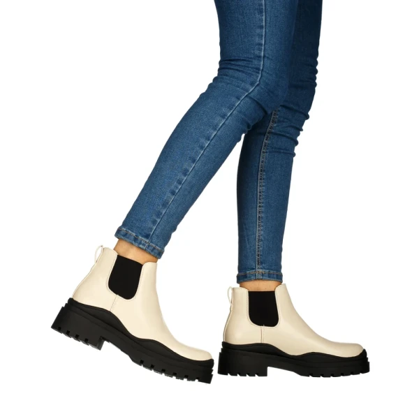 Carty bézs női bakancs