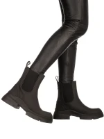 Fonni fekete női bakancs